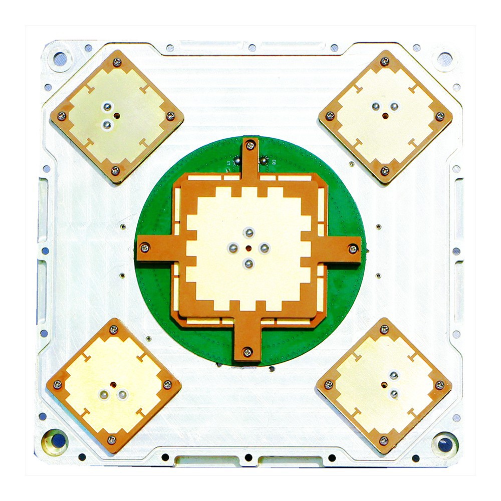 Five-element high-precision anti-jamming antenna